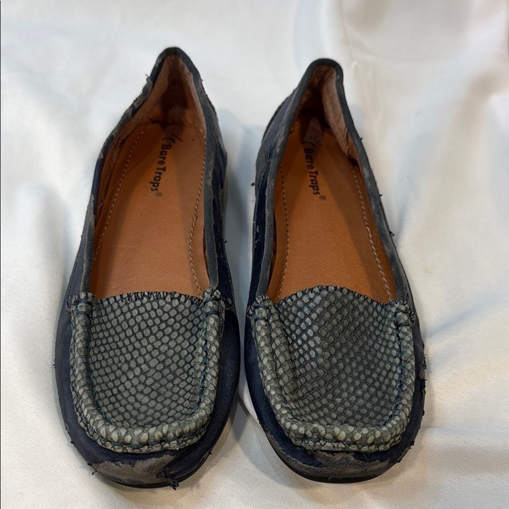 Baretraps Kieran Womens 7.5M Slip On Loafers Flat Leather Blue Preowned **READ**